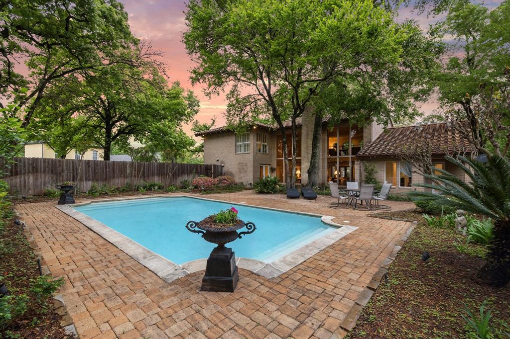 11015 Lakeside Forest Lane
