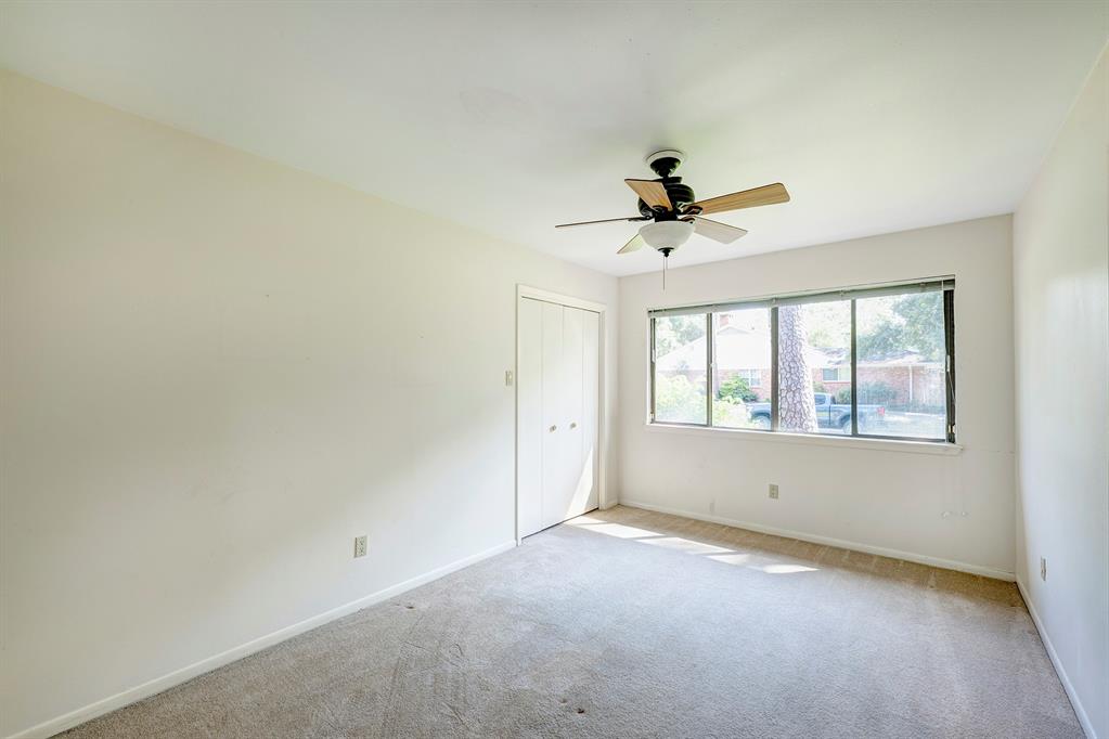 1102 Briarbrook Drive