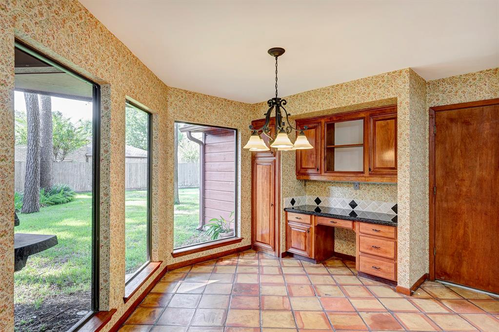 1102 Briarbrook Drive