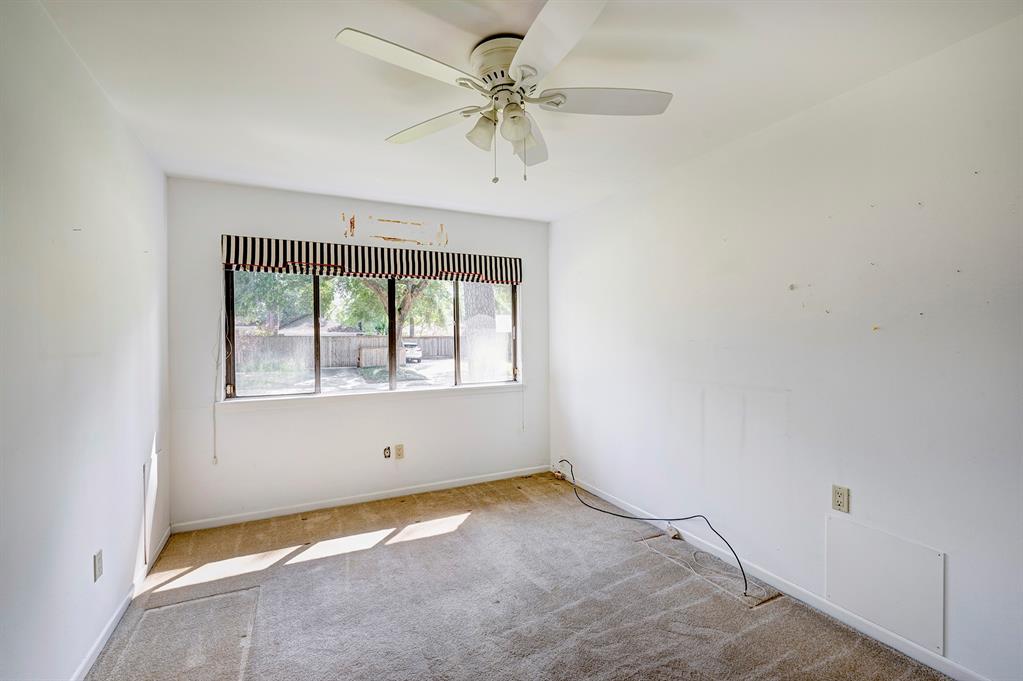 1102 Briarbrook Drive