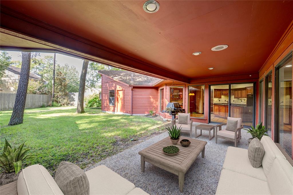 1102 Briarbrook Drive