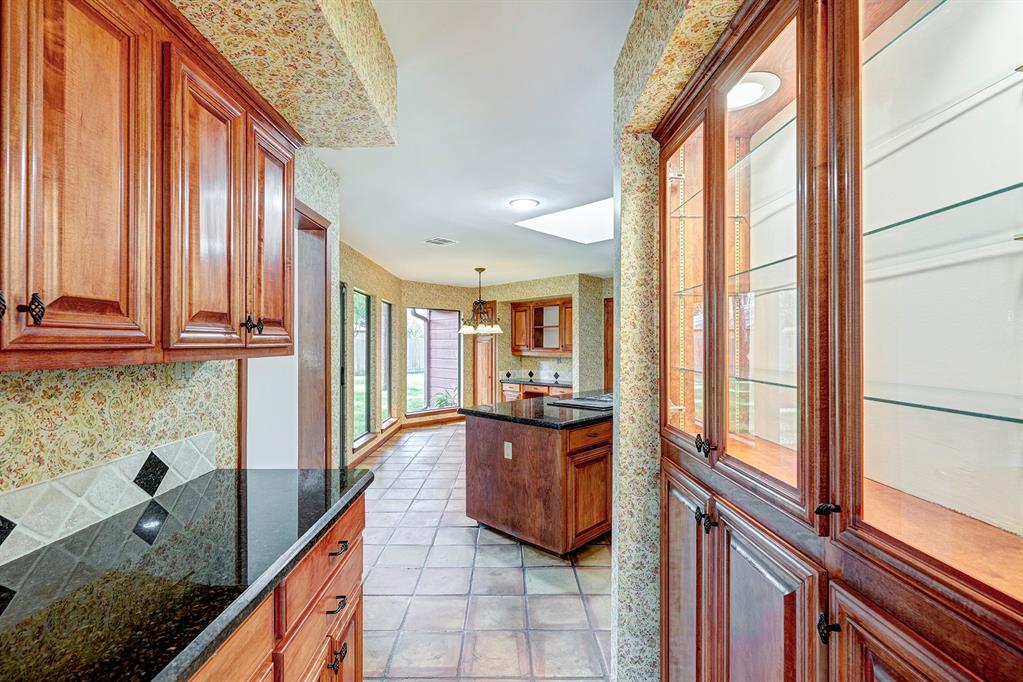 1102 Briarbrook Drive