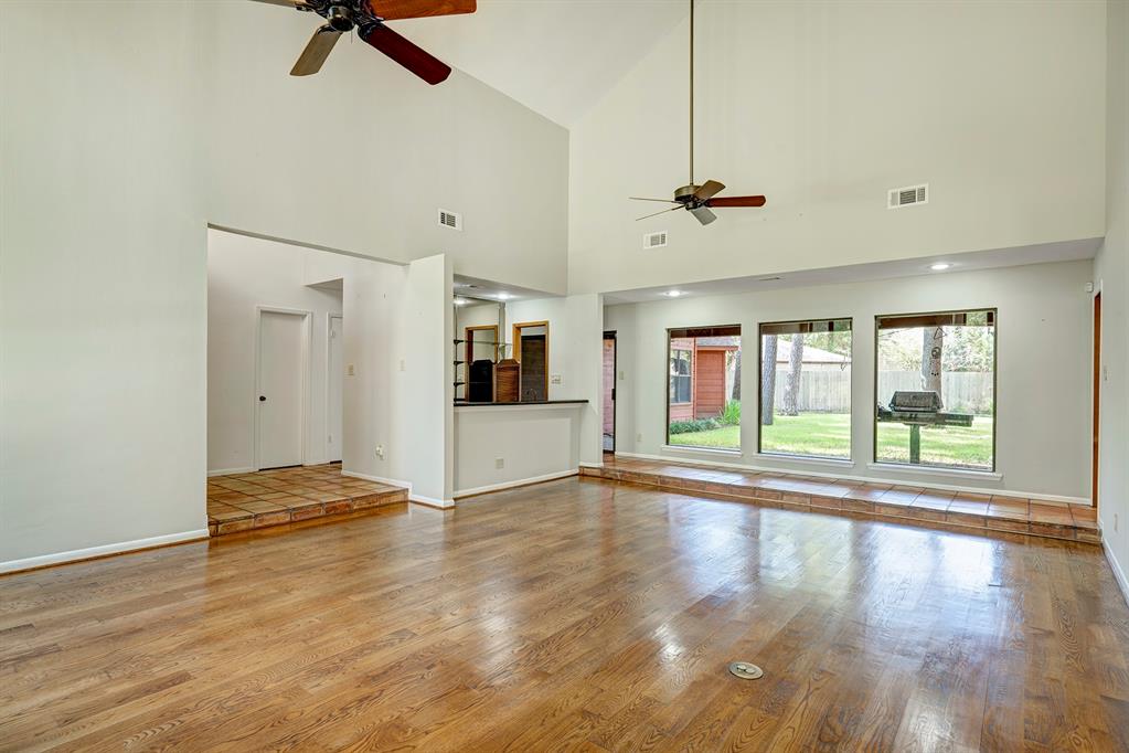 1102 Briarbrook Drive