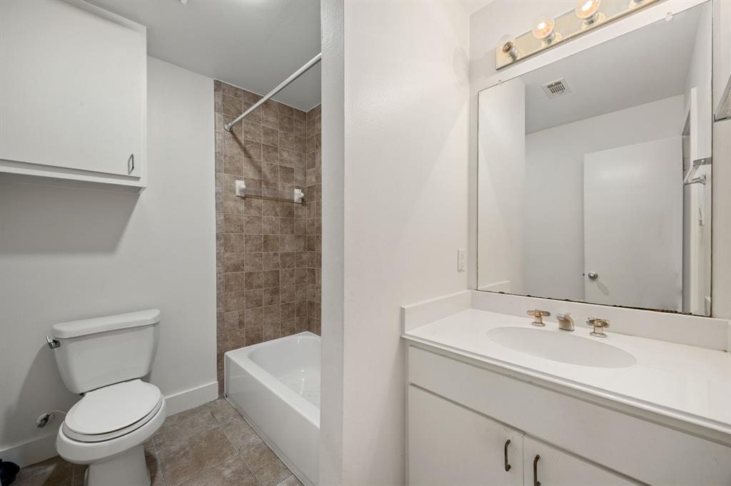 8715 Meadowcroft Drive # 302