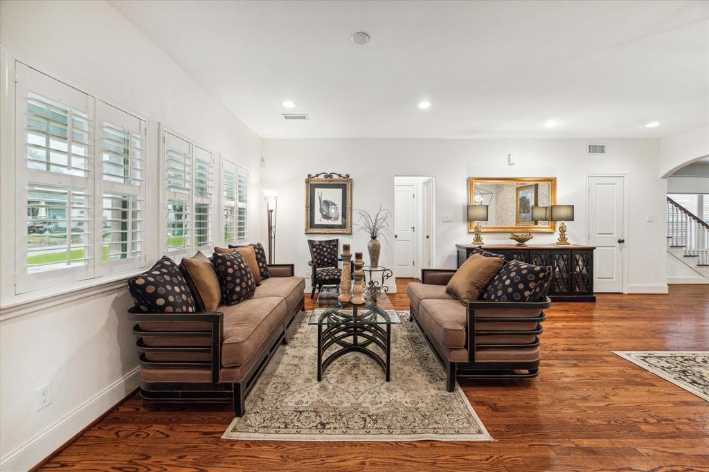 1713 Woodcrest Drive