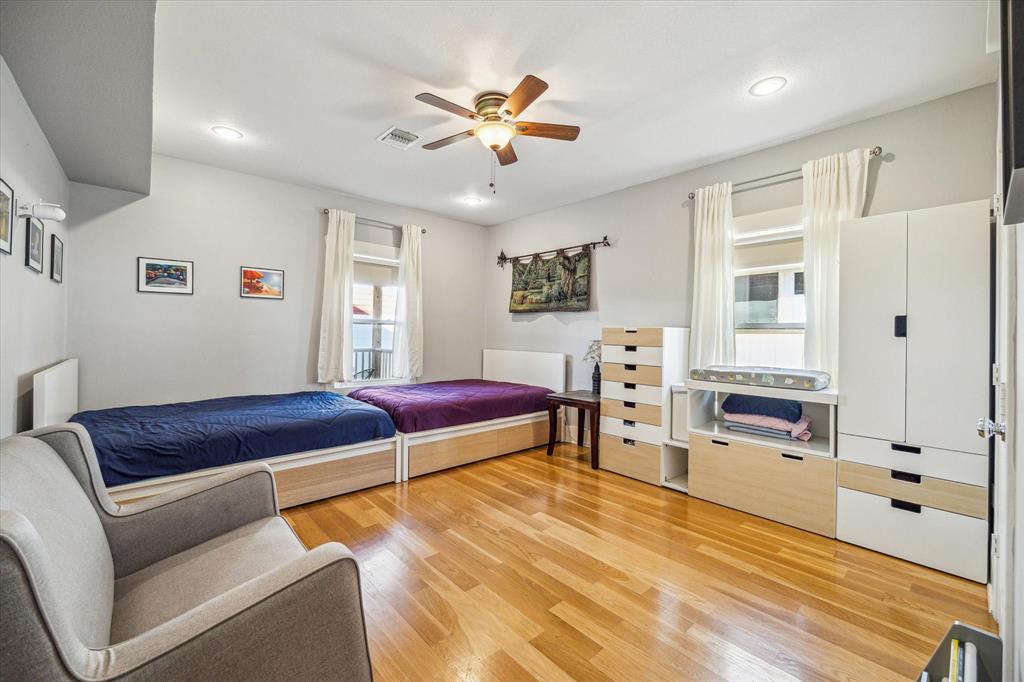 609 E 24th Street