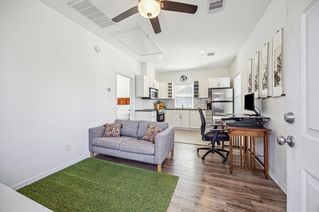 609 E 24th Street