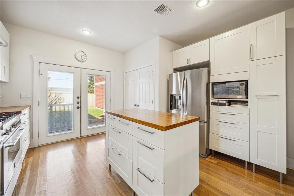 609 E 24th Street