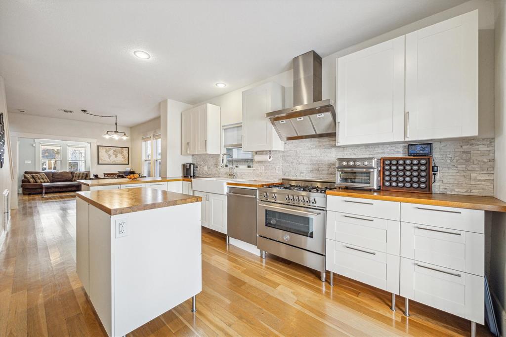 609 E 24th Street
