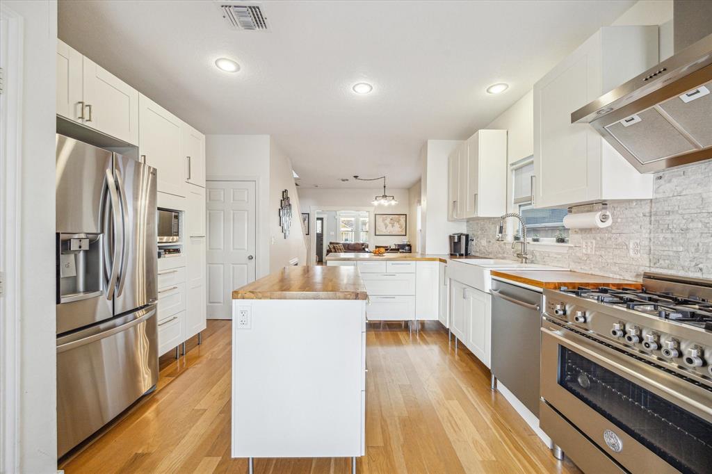 609 E 24th Street