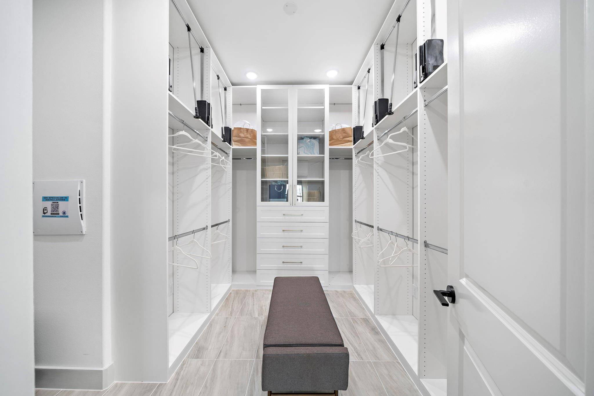 1712 Sedola Lane