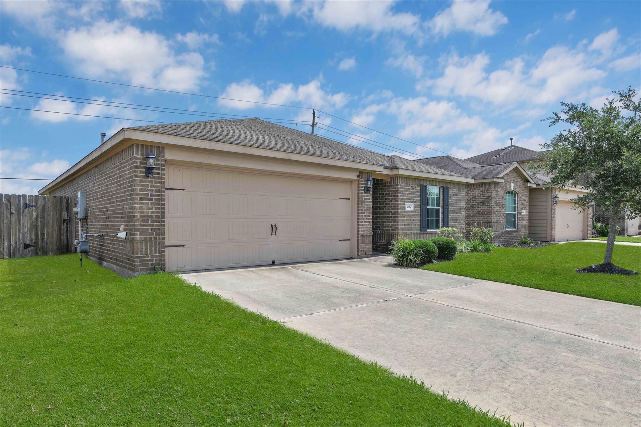 1827 Garnet Breeze Drive