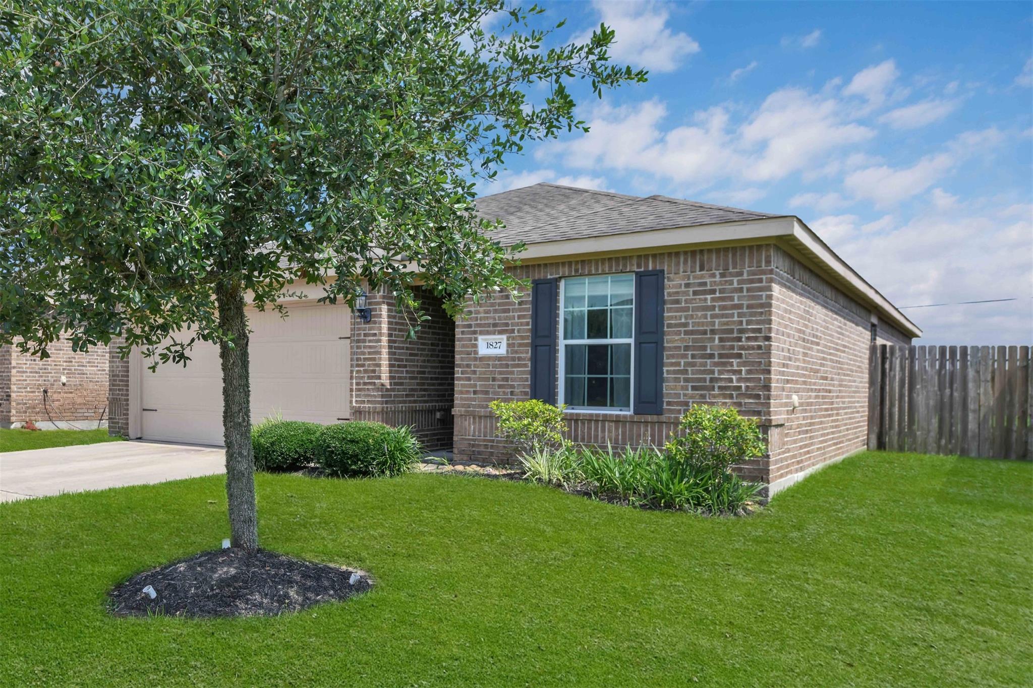 1827 Garnet Breeze Drive