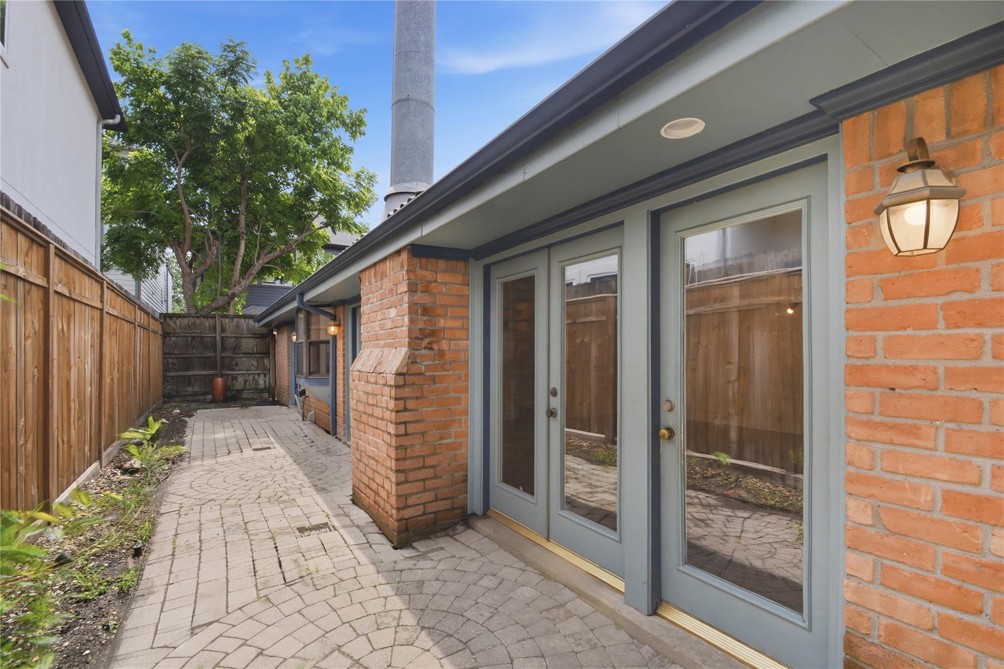 2501 Driscoll Street