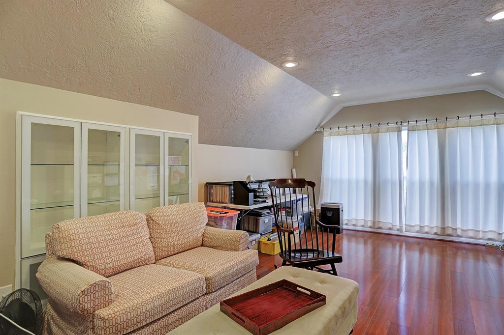 7019 Lawler Ridge