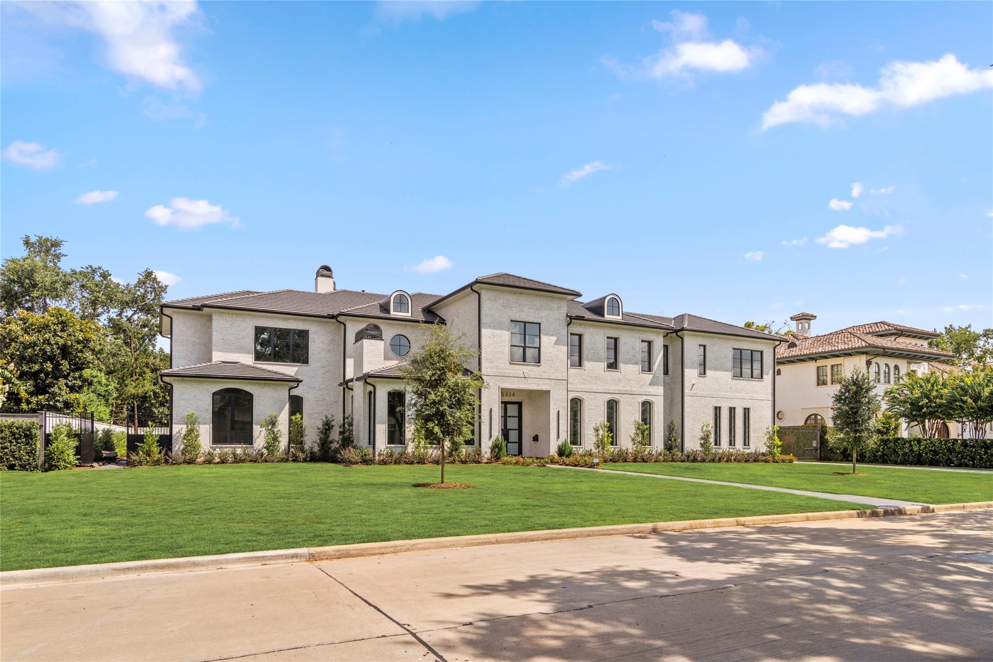 5324 Holly Springs Drive