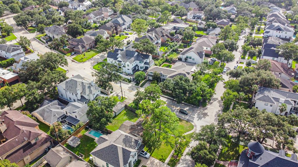 4043 Blue Bonnet Boulevard