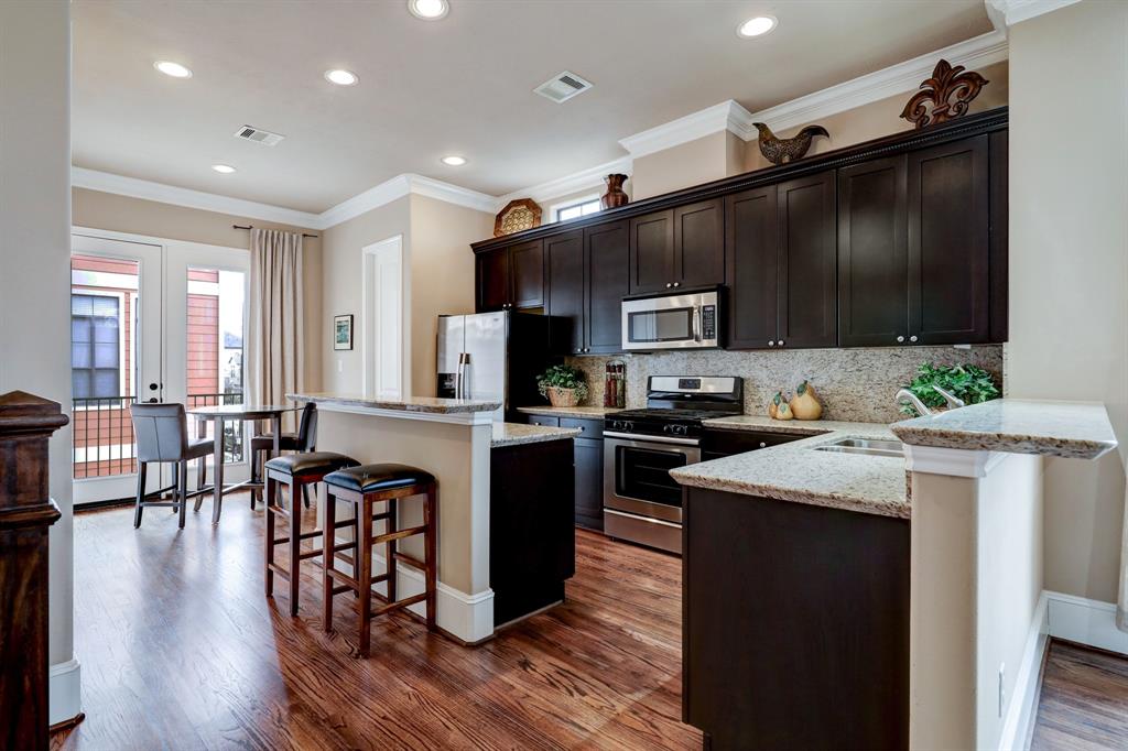 1049 W 22nd Street # L