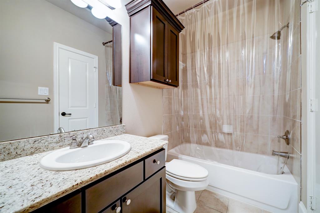 1049 W 22nd Street # L