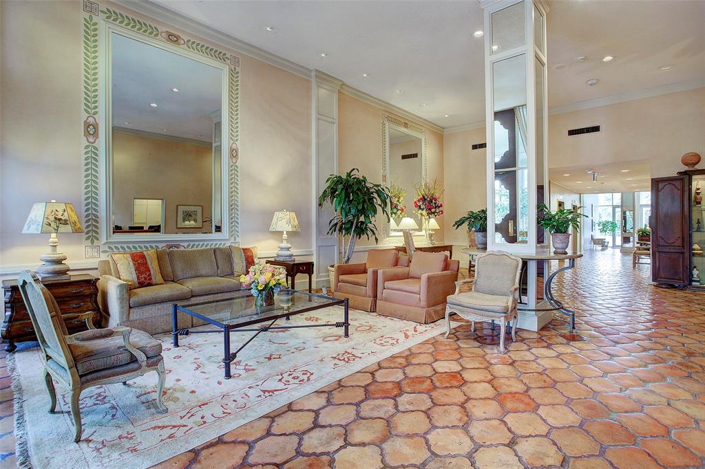 3711 San Felipe Street # 3B