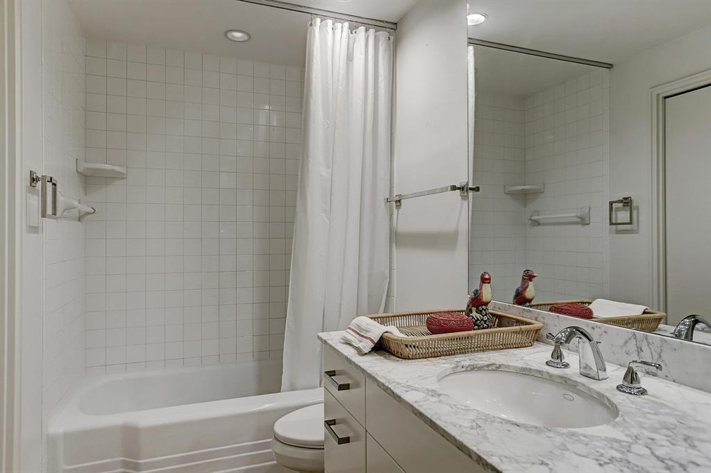 3711 San Felipe Street # 3B