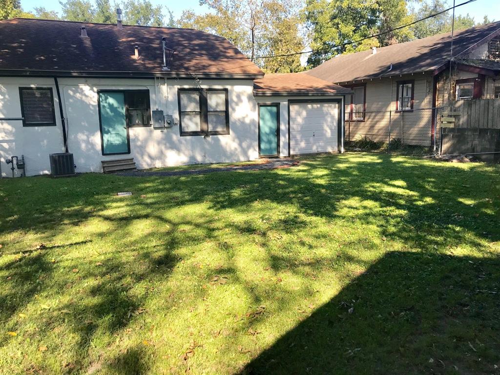 906 Bayland Avenue