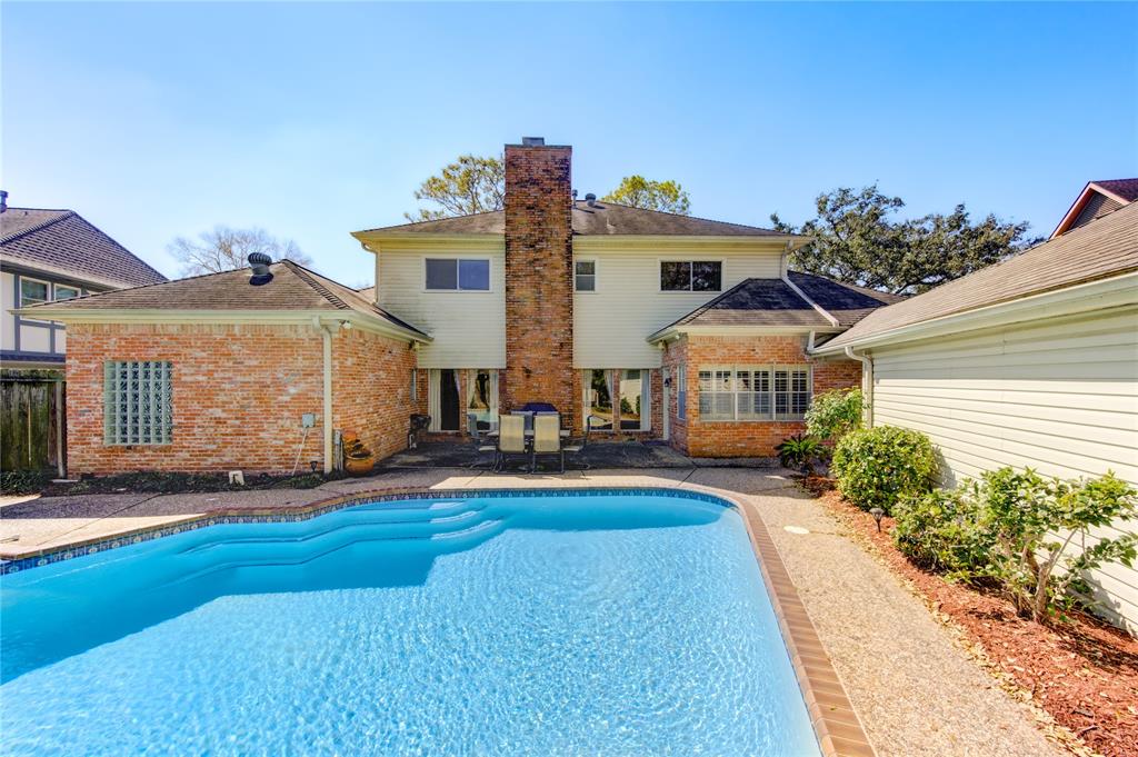1411 W Brooklake Drive