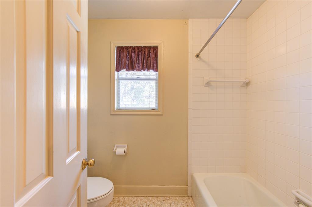 1411 W Brooklake Drive
