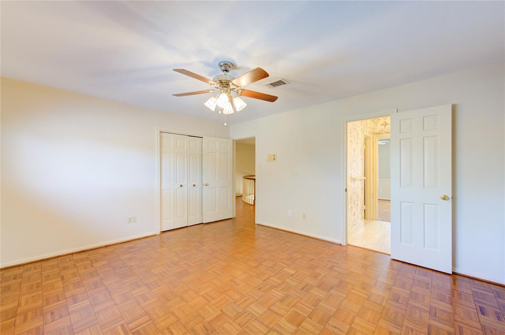1411 W Brooklake Drive