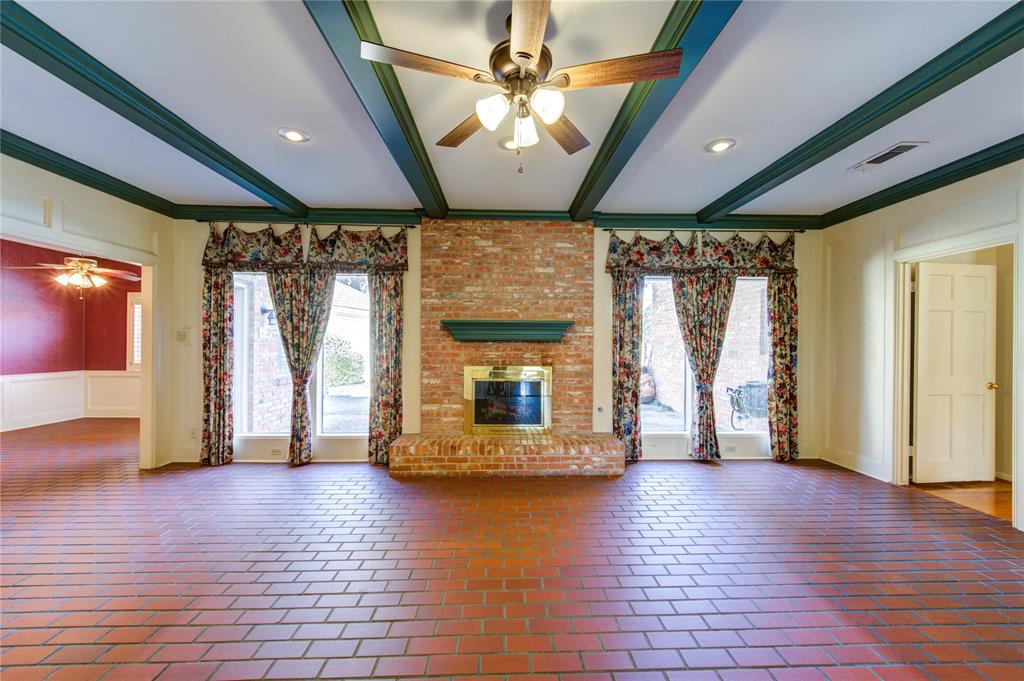 1411 W Brooklake Drive