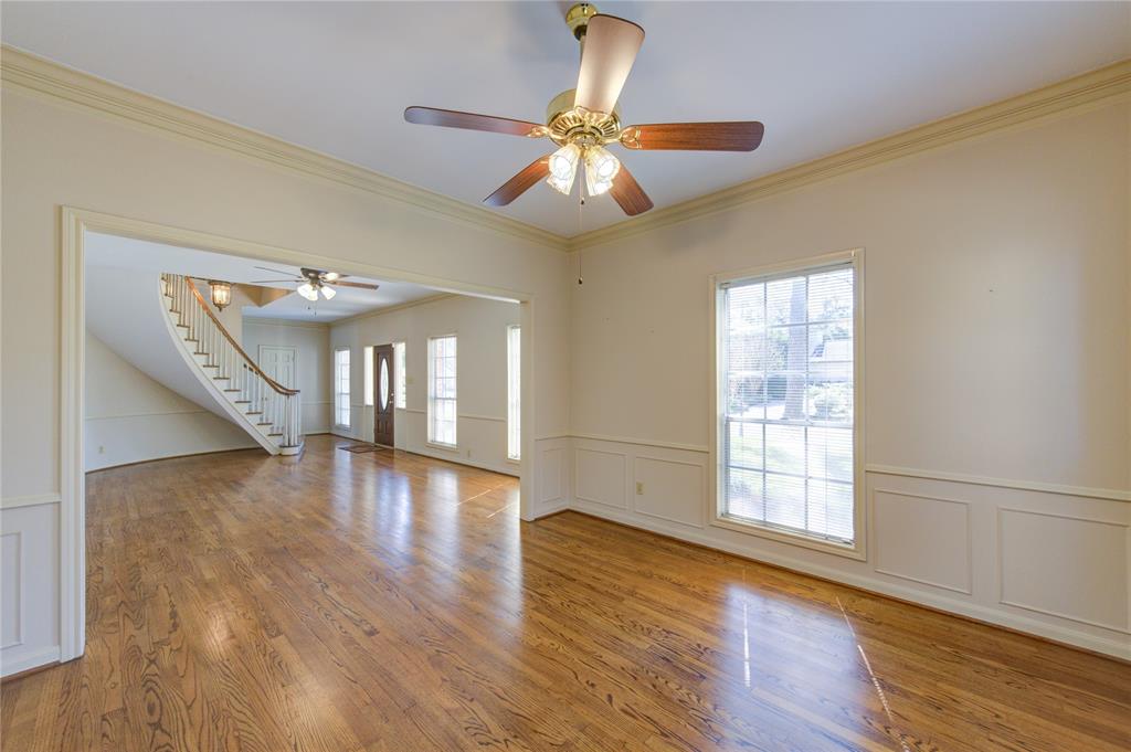 1411 W Brooklake Drive