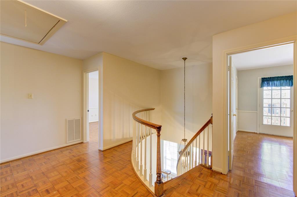 1411 W Brooklake Drive