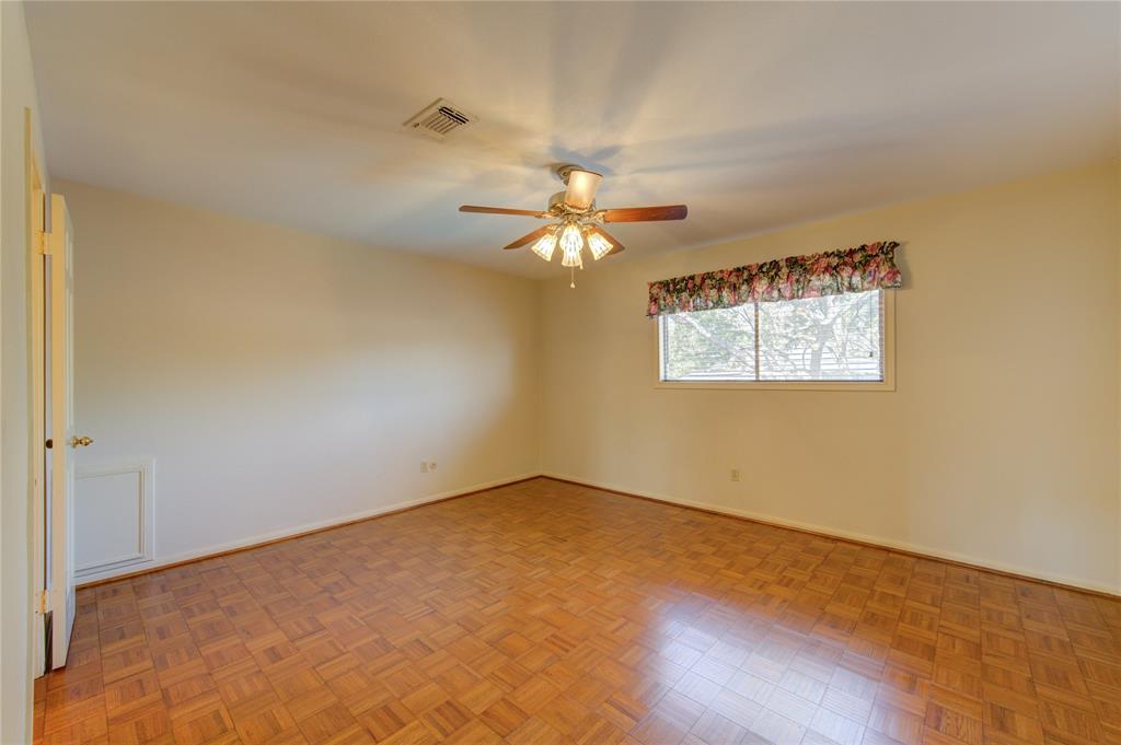 1411 W Brooklake Drive