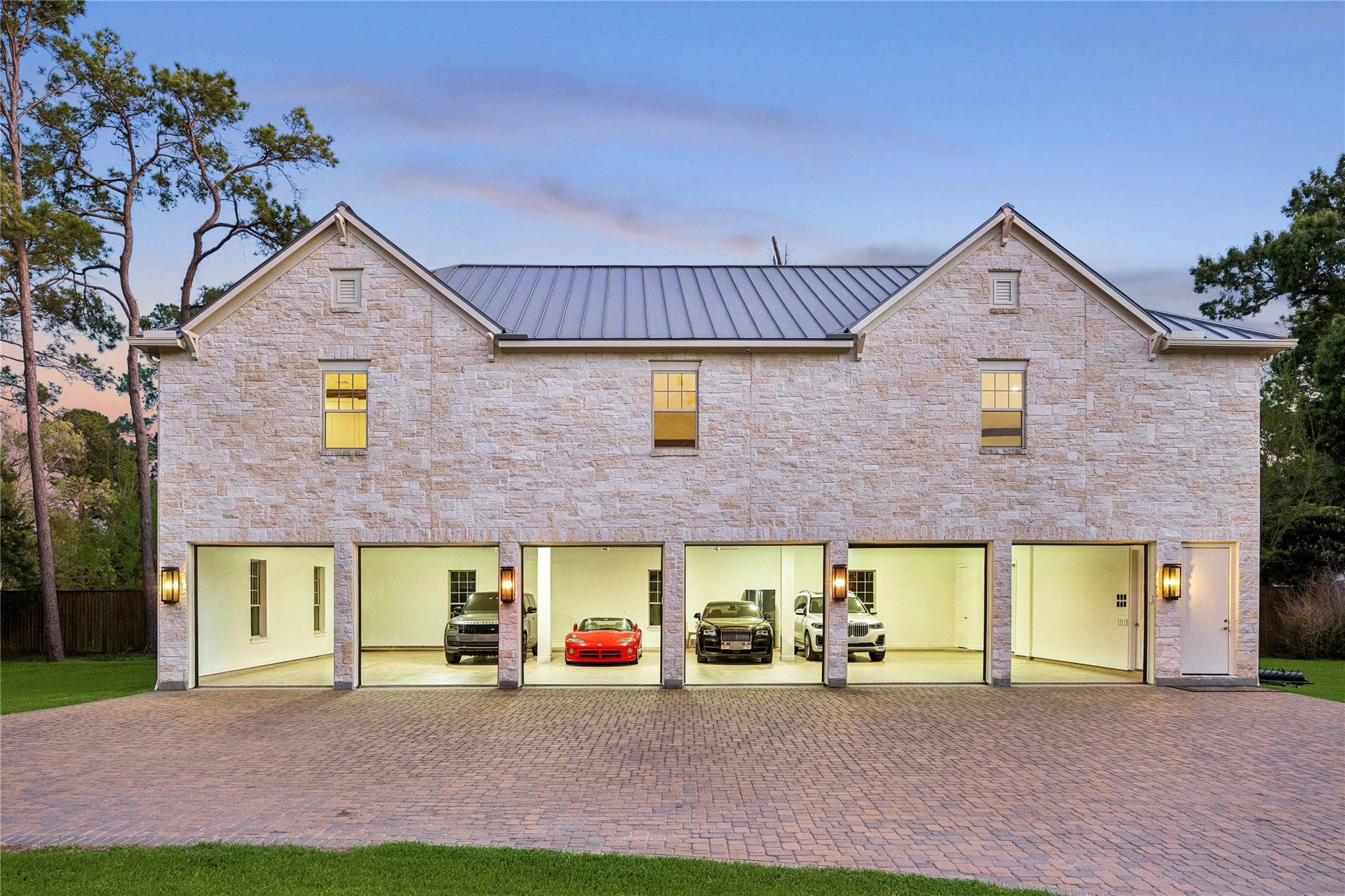 15 W Rivercrest Drive