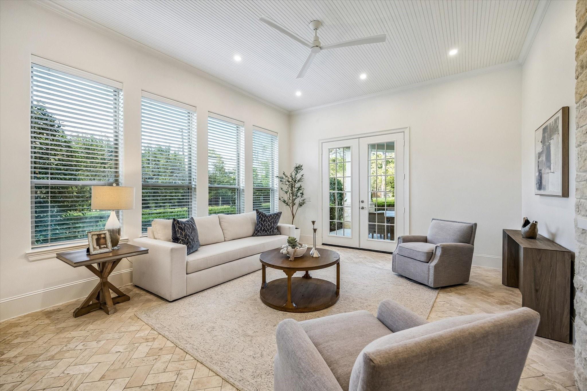 15 W Rivercrest Drive