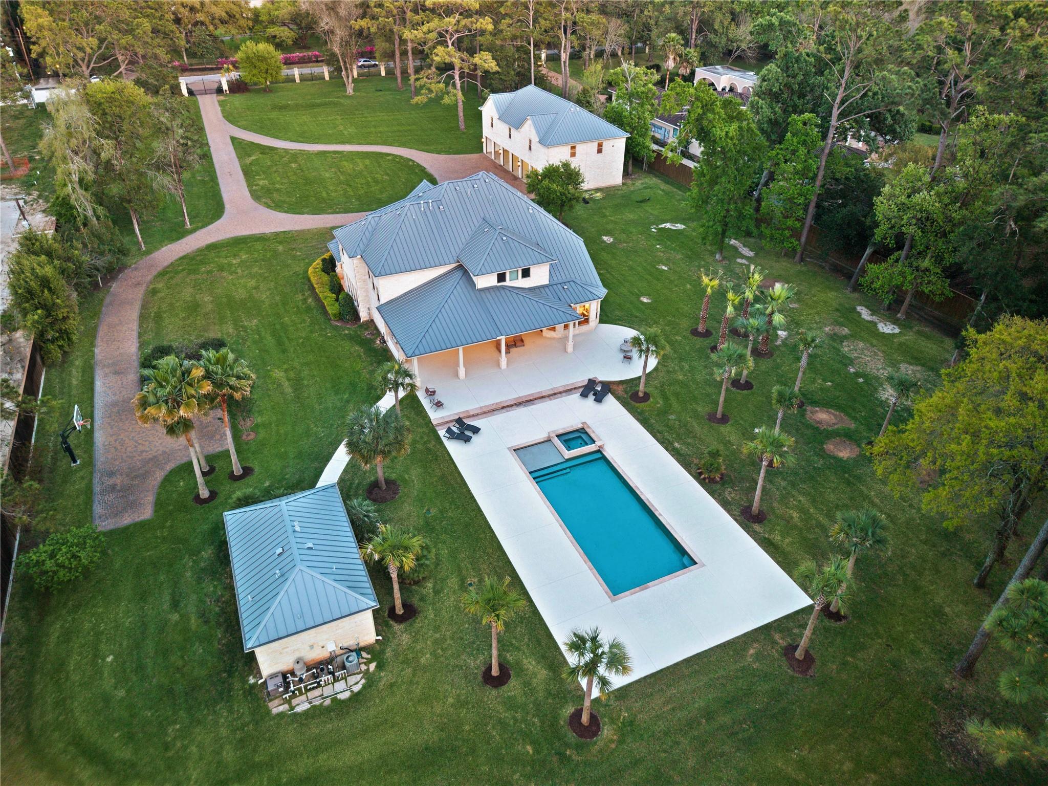 15 W Rivercrest Drive