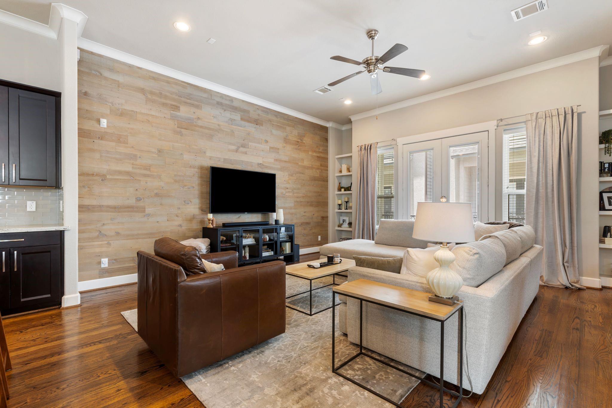 951 W 23rd Street
