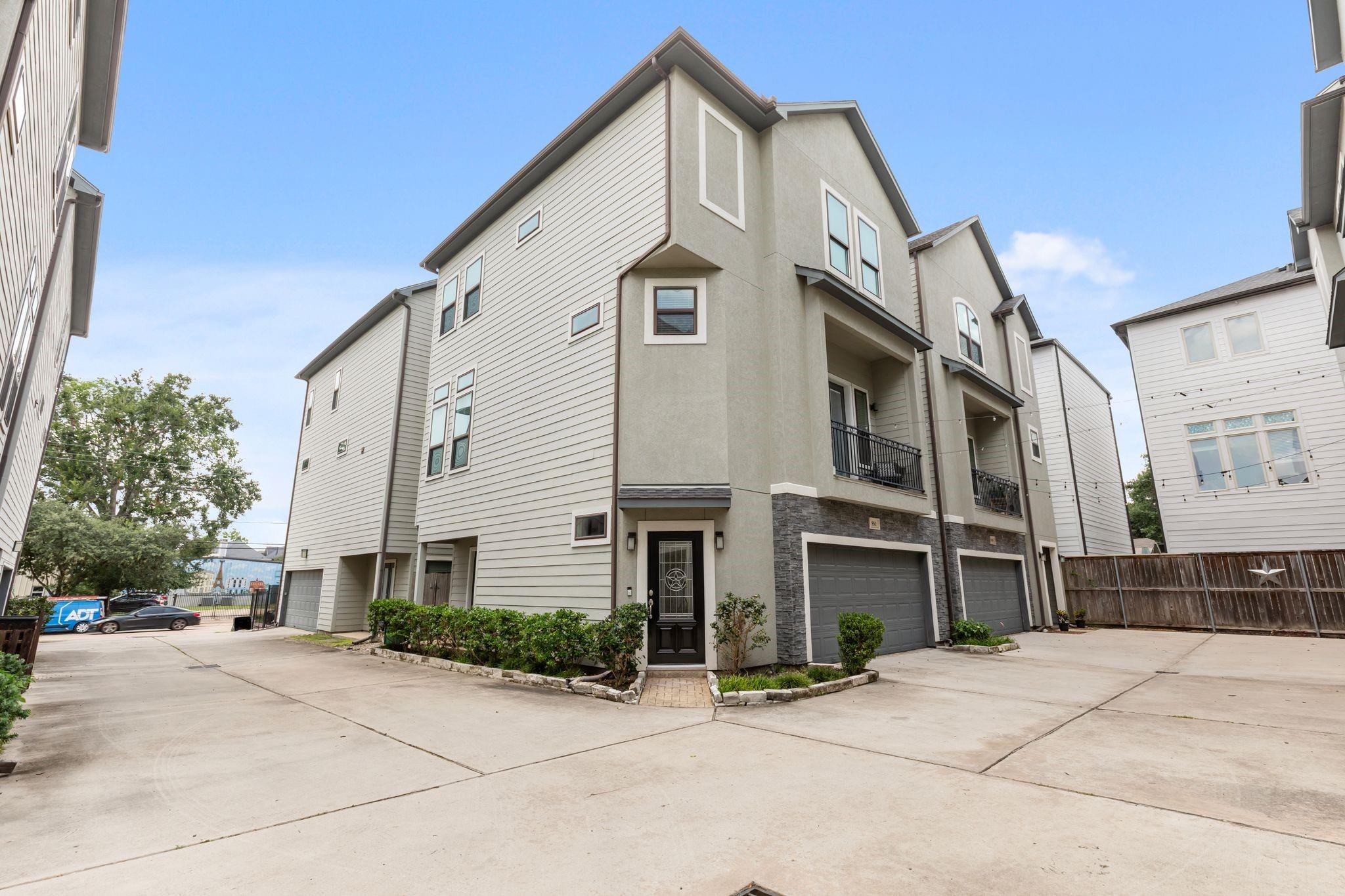 951 W 23rd Street