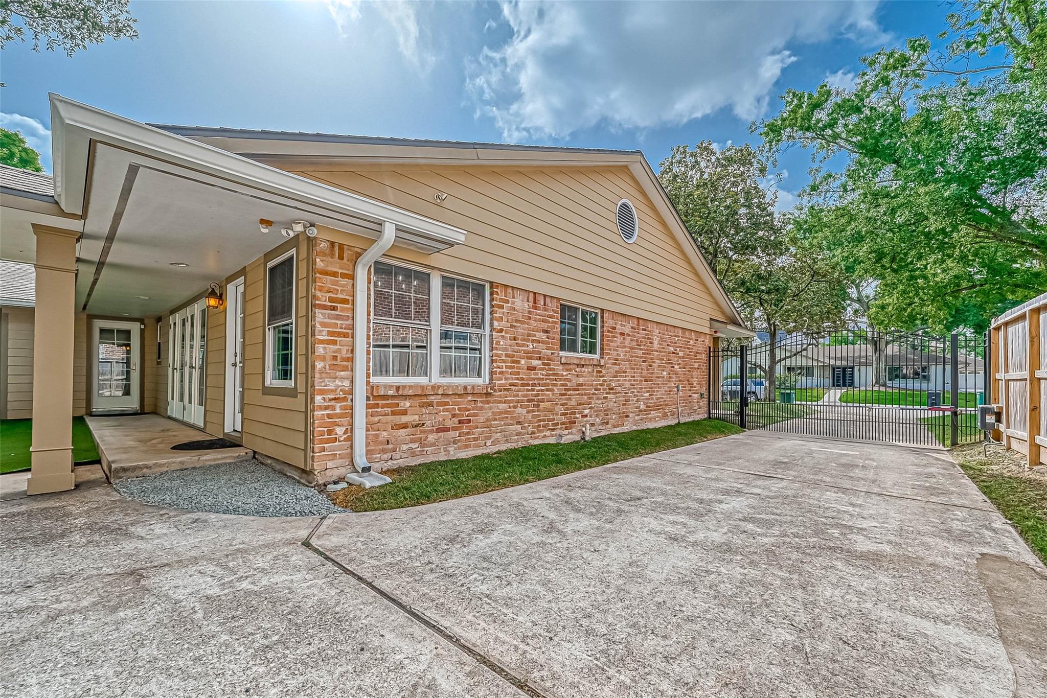 3710 Linkview Drive