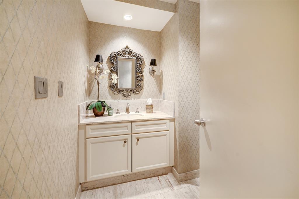 121 N Post Oak Lane # 503