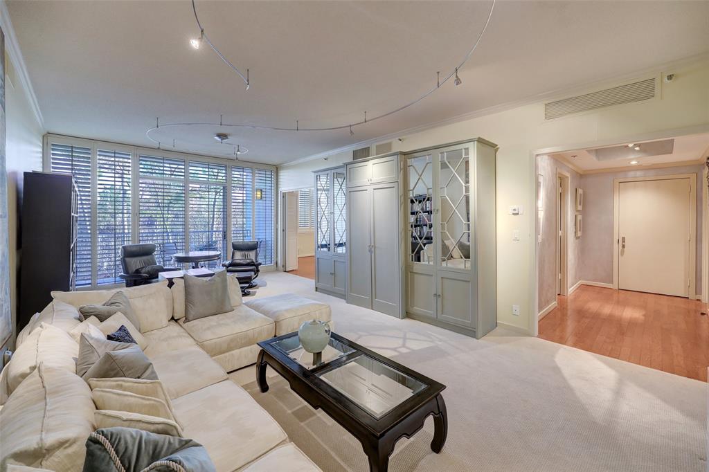 121 N Post Oak Lane # 503