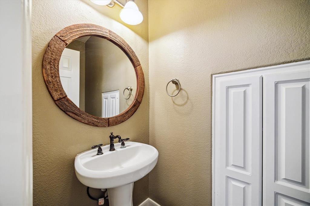 1903 Sutters Chase Drive