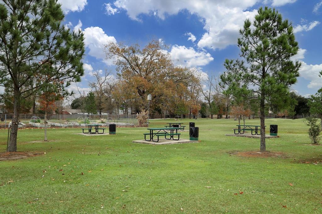 7315 Schiller Street