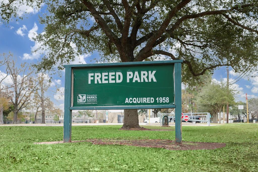 7315 Schiller Street