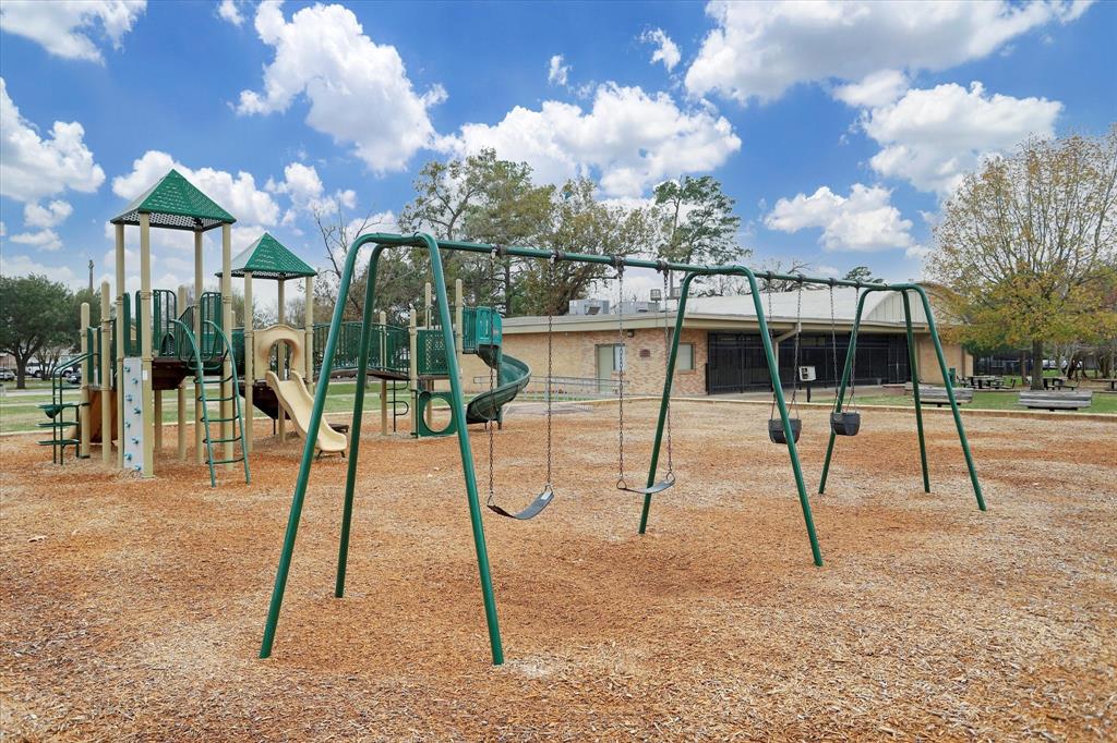 7315 Schiller Street