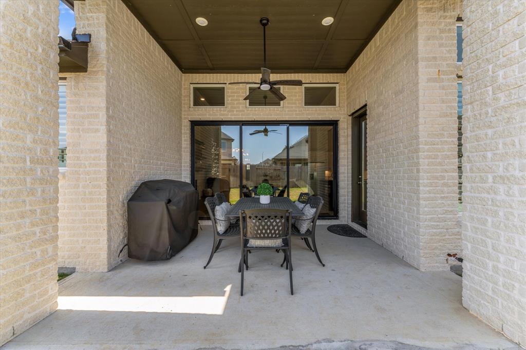 25002 Ryleigh Cove Circle