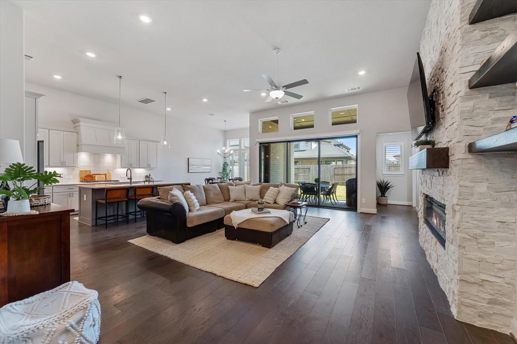 25002 Ryleigh Cove Circle