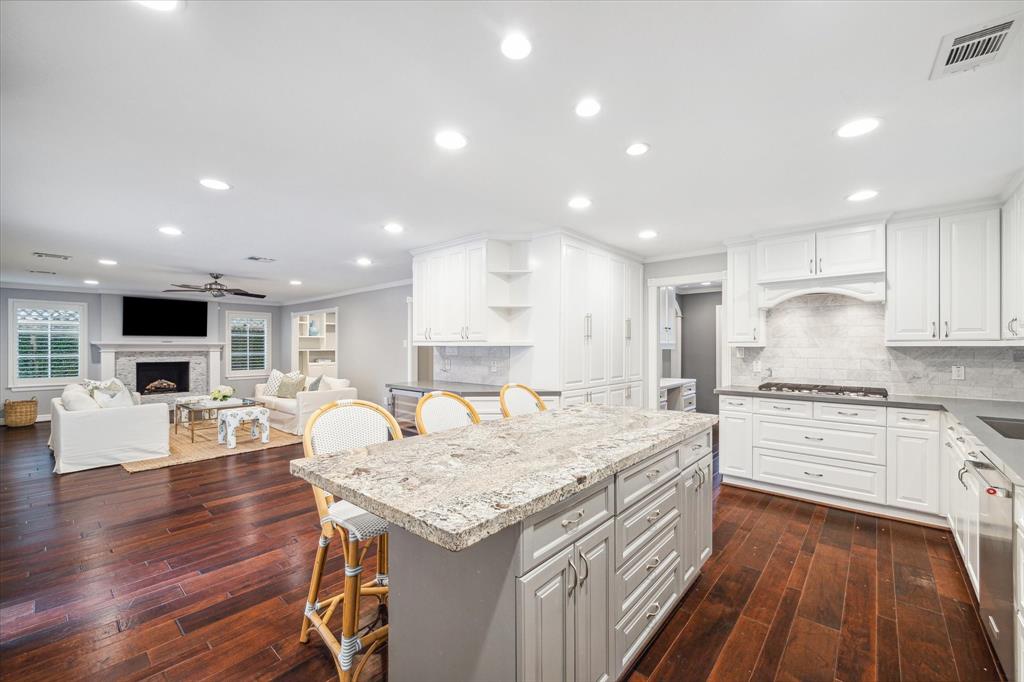 13162 Barryknoll Lane