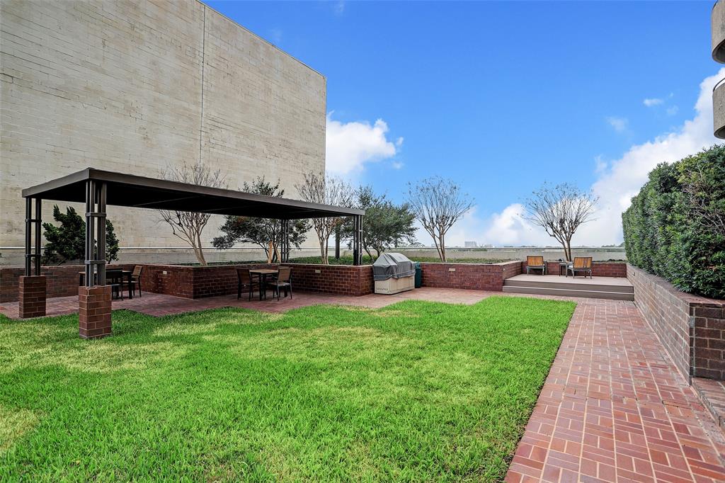 5000 Montrose Boulevard # 10G