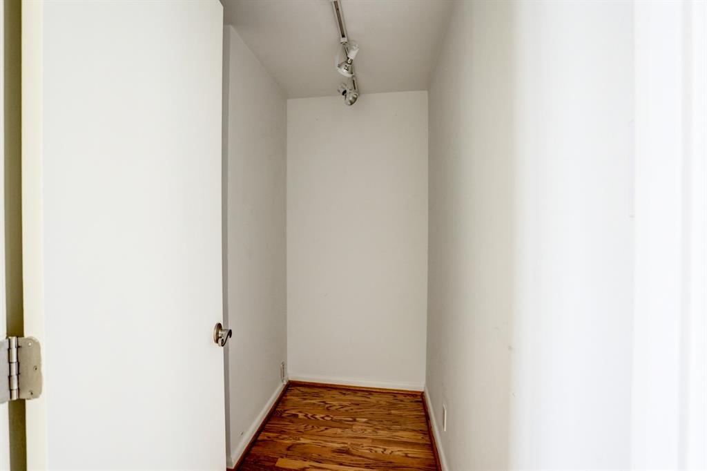 5000 Montrose Boulevard # 10G